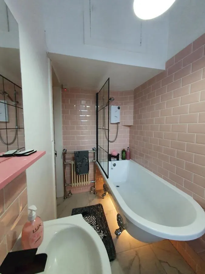 The Flat With The Pink Door Apartment Edinburgh